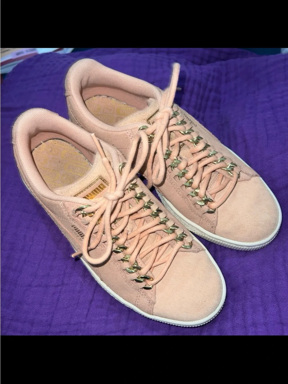 PUMA SUEDE CLASSIC X GOLD CHAIN SNEAKERS IN DUSTY CORAL/PUMA GOLD COLOR//SZ 6.5